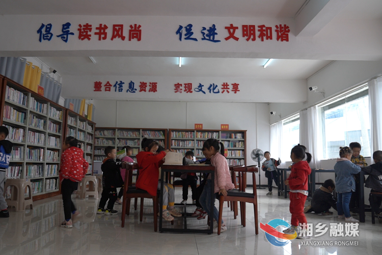 24小時自助圖書館。.jpg